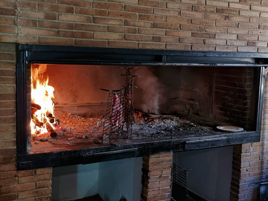 Dónde comer en la Ruta del Vino de Almansa - Restaurante los Arcos en Alpera